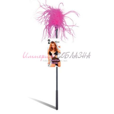 Ласкающая палочка с перьями feather tickler цвета фуксии